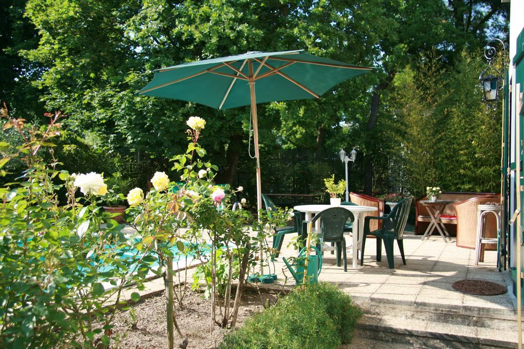 Chambres D'Hotes Les Hibiscus Maisons-Laffitte Exterior foto