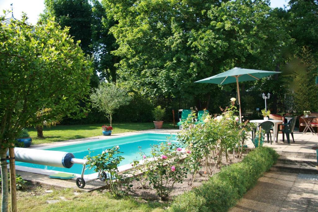 Chambres D'Hotes Les Hibiscus Maisons-Laffitte Exterior foto