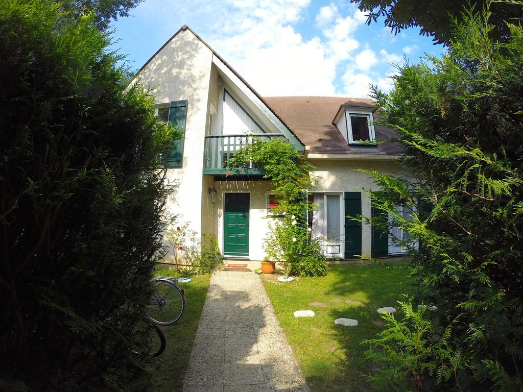 Chambres D'Hotes Les Hibiscus Maisons-Laffitte Exterior foto