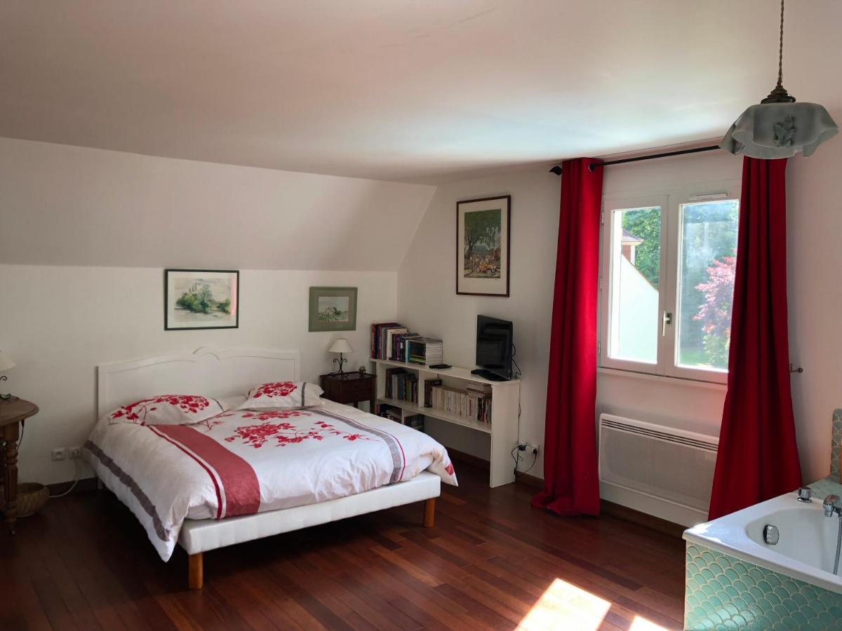 Chambres D'Hotes Les Hibiscus Maisons-Laffitte Exterior foto